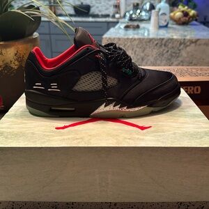 Jordan 5 Retro Low- LIKE NEW